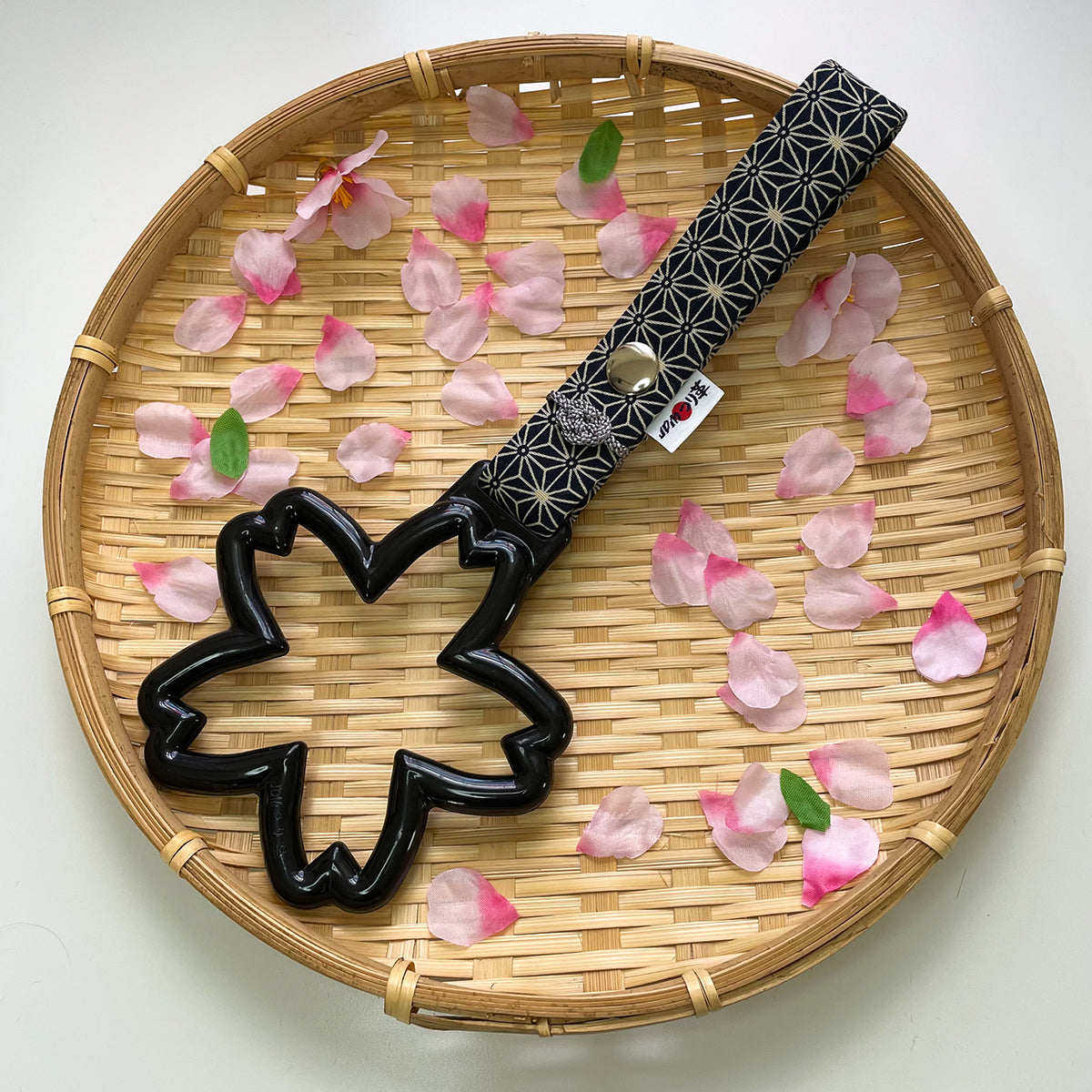 [New] Shuriken (Black sakura)